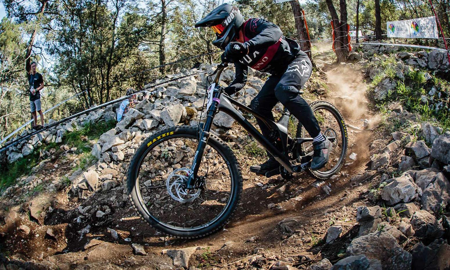 Unno Ever superlight limited edition carbon downhill bike gets a World Cup DH debut