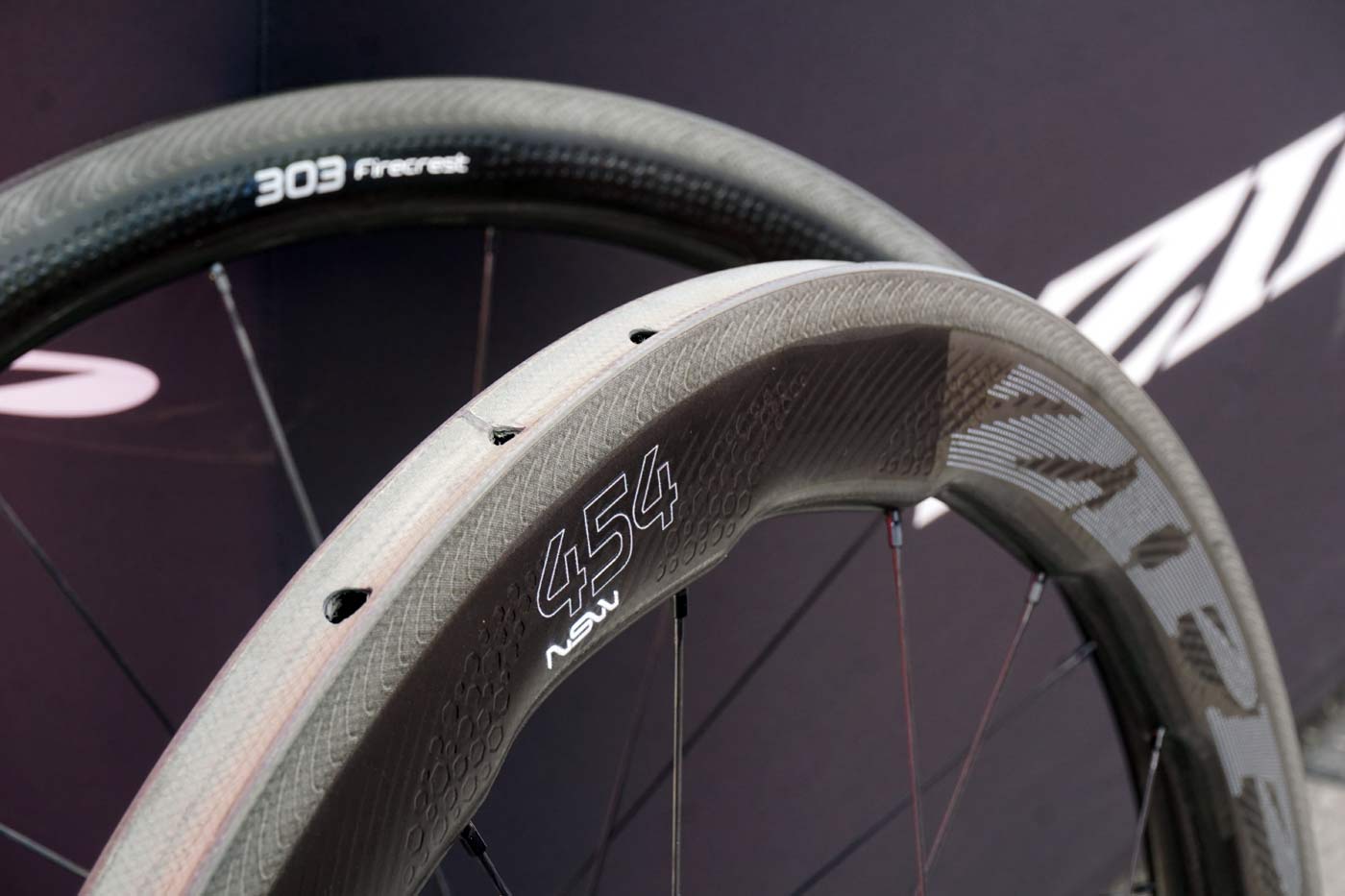 SOC18: Zipp adds 454 NSW & 303 Firecrest tubulars; Ergo gravel bars & better tires