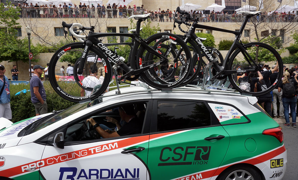 Giro101 Tech: Pro bikes from Bardiana CSF #GREENTEAM Cipollini & Giant SunWeb