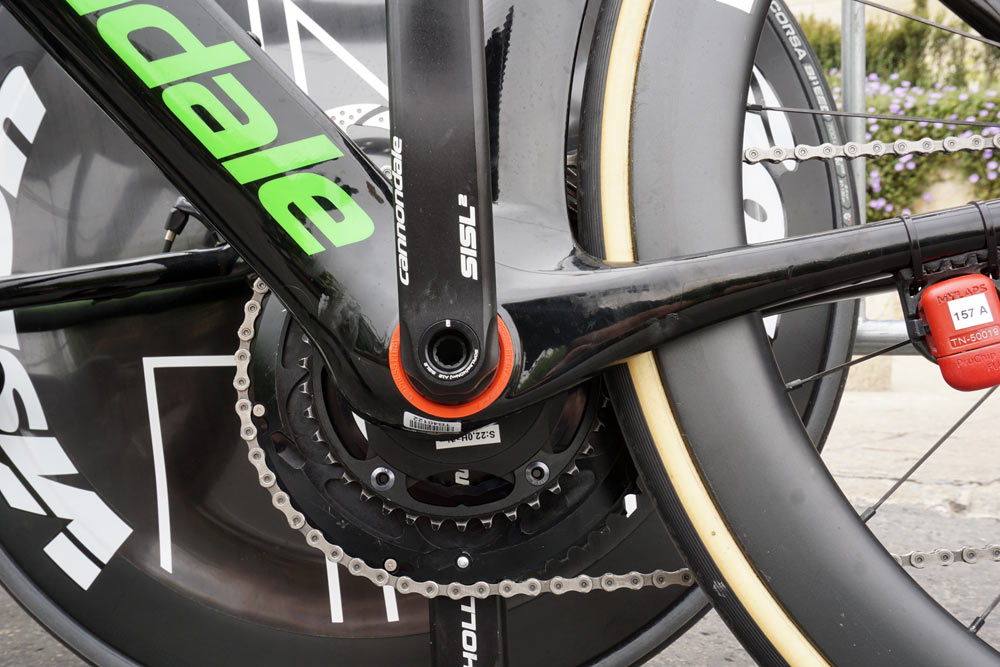prototype cannondale aero disc brake road bike spotted at 2018 giro d-italia under Drapac pro cycling team