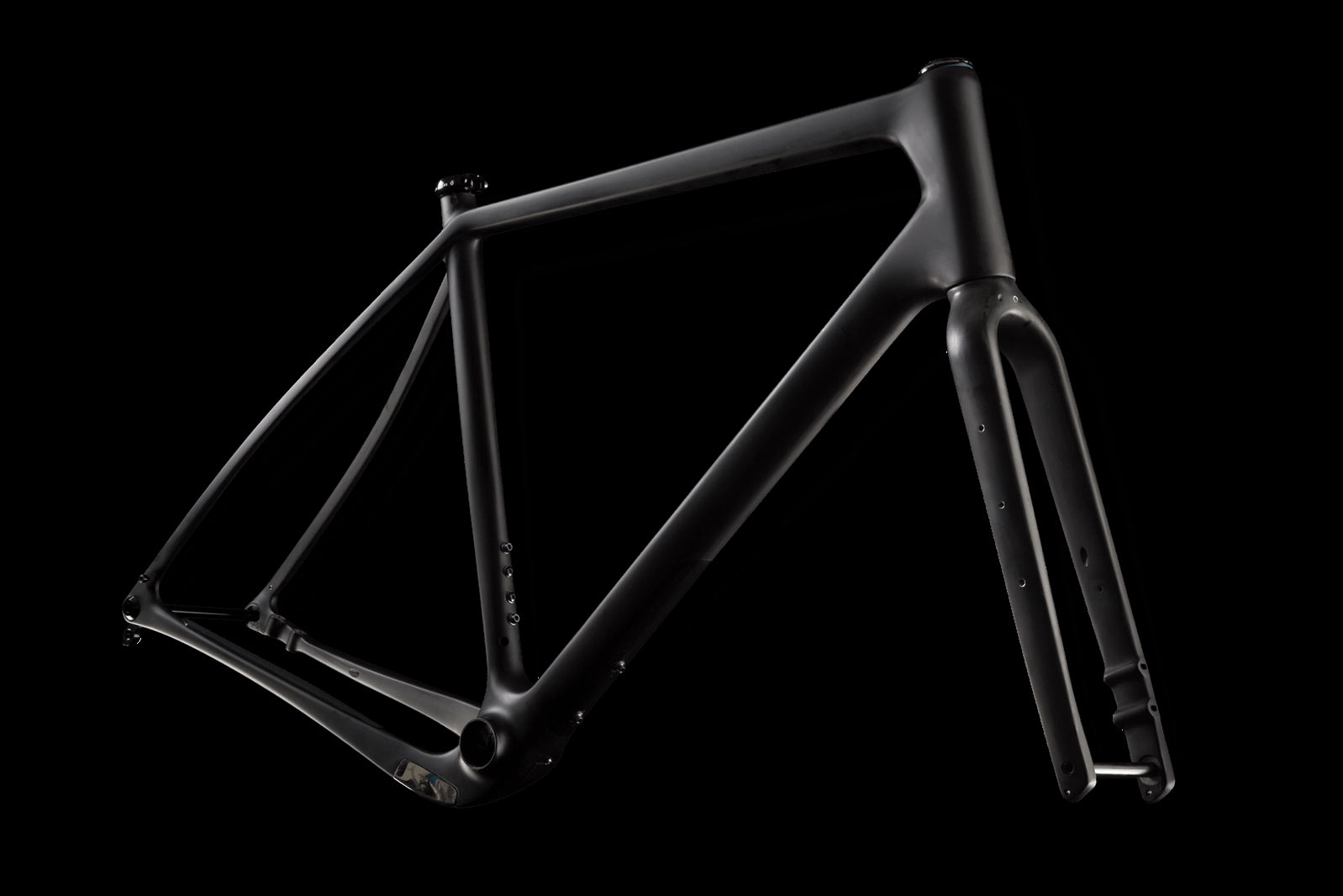 2019 Salsa Warbird early preview photos shows off version 4 of their carbon fiber gravel race bike