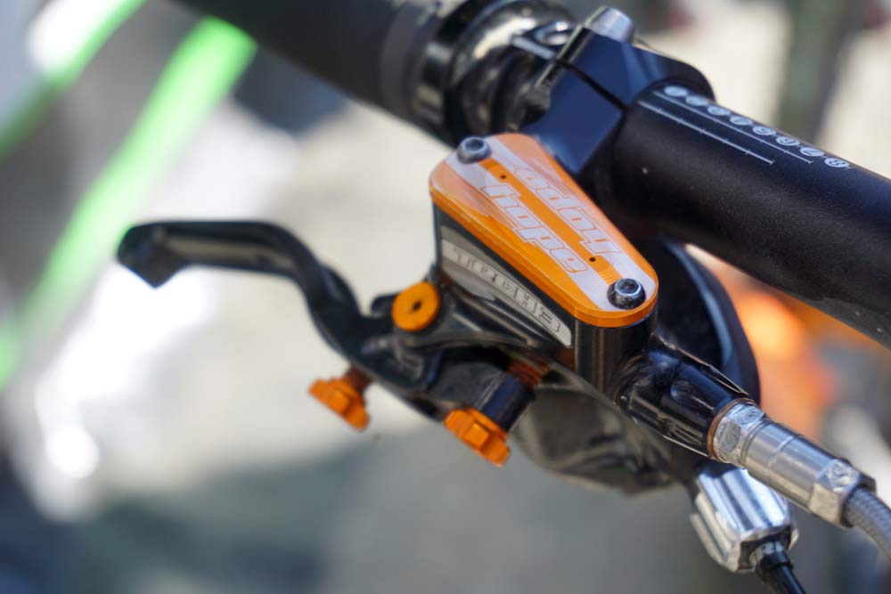 prototype hope v6ti 6-piston hydraulic mountain bike brakes for downhill and e-bikes