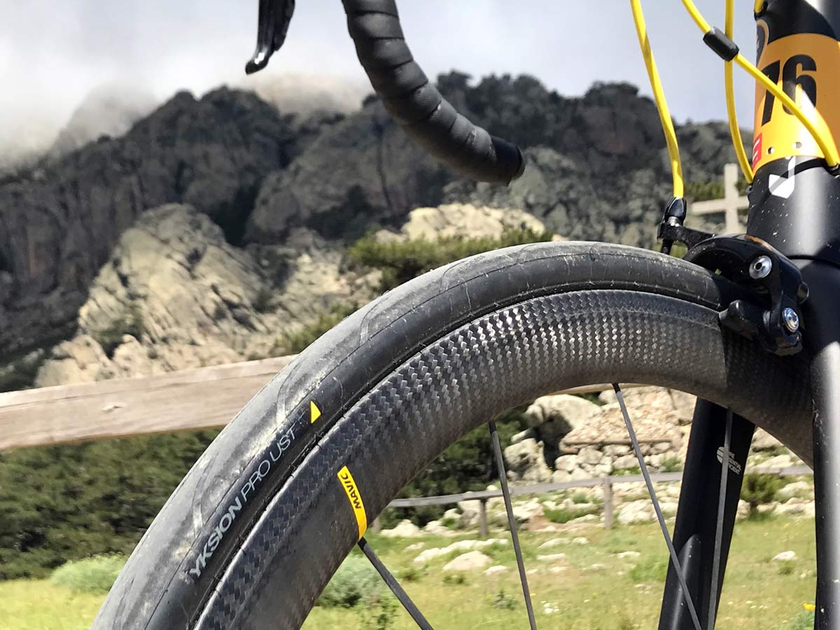All-new Mavic Cosmic Ultimate UST is their lightest ever full carbon fiber clincher wheelset for road bikes and now comes with a UST tubeless ready rim and Yksion Pro UST road bike tires