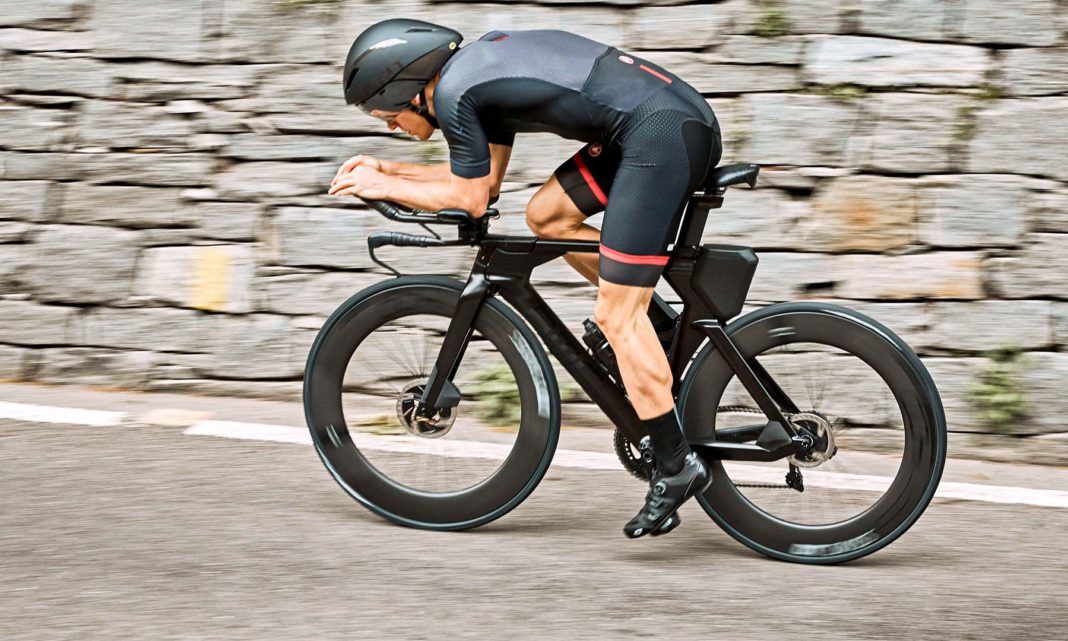 BMC Timemachine 01 Disc slips in as the ultimate triathlon/TT bike ...