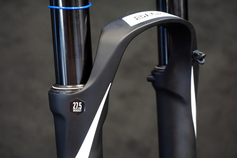 2019 SR Suntour Durolux 275 Boost enduro suspension mountain bike fork