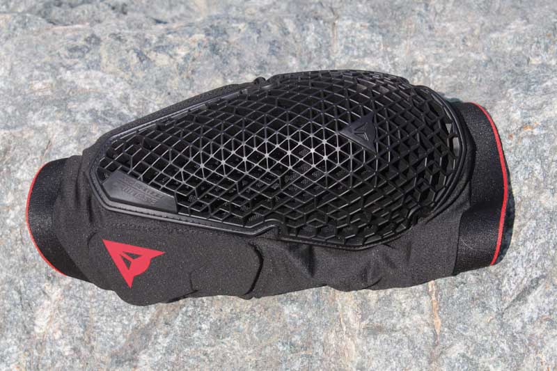 Dainese Trail Skins 2 kneepads, Pro Armor protective cap