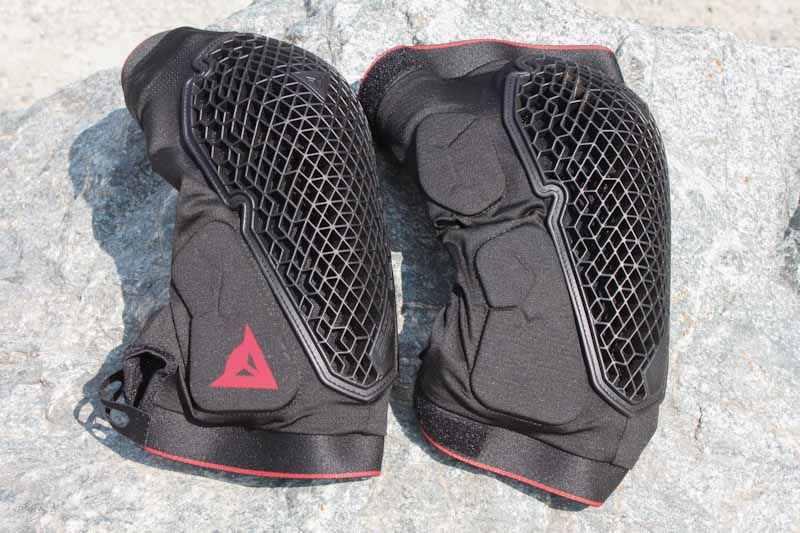 Dainese Trail Skins 2 kneepads, side padding