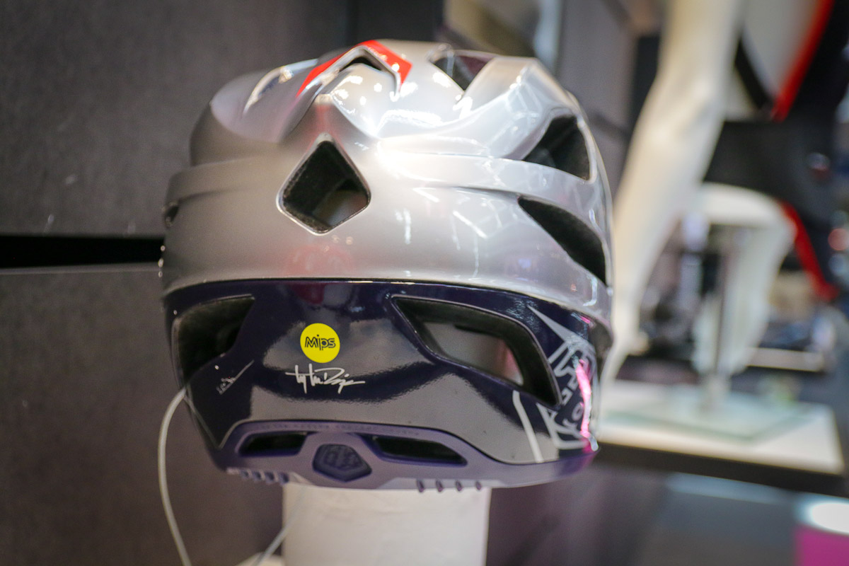 EB18: Sub 700g Troy Lee Designs Stage full face helmet landing in August