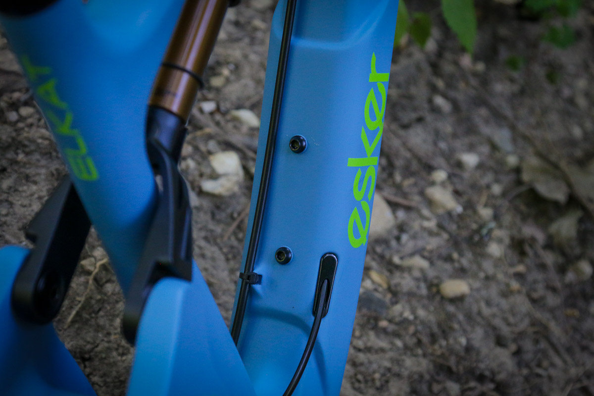 Esker Cycles first w/ Weagle's Orion suspension on all-new 150mm Elkat MTB