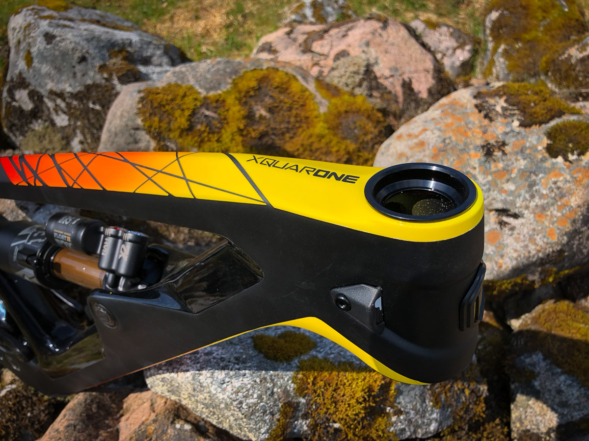 Polygon XQUARONE DH glides over anything with 218mm of pedal-able travel