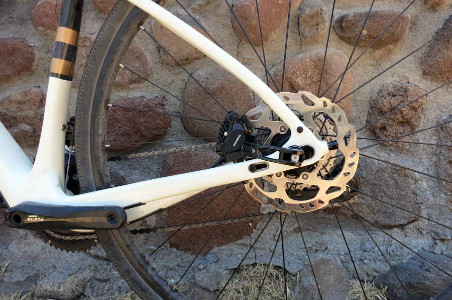 2019 Trek Checkpoint SL5 WSD gravel bike has adjustable rear dropouts for singlespeed use and adjustable chainstay length