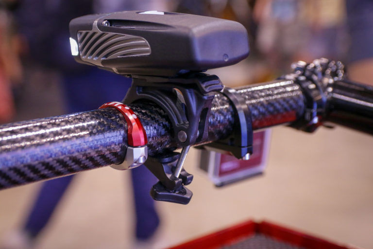 Feu Arrière Vélo Nite Rider Sentry Aero 260 - 260 Lumens, Visible Jour Et Nuit, USB Rechargeable