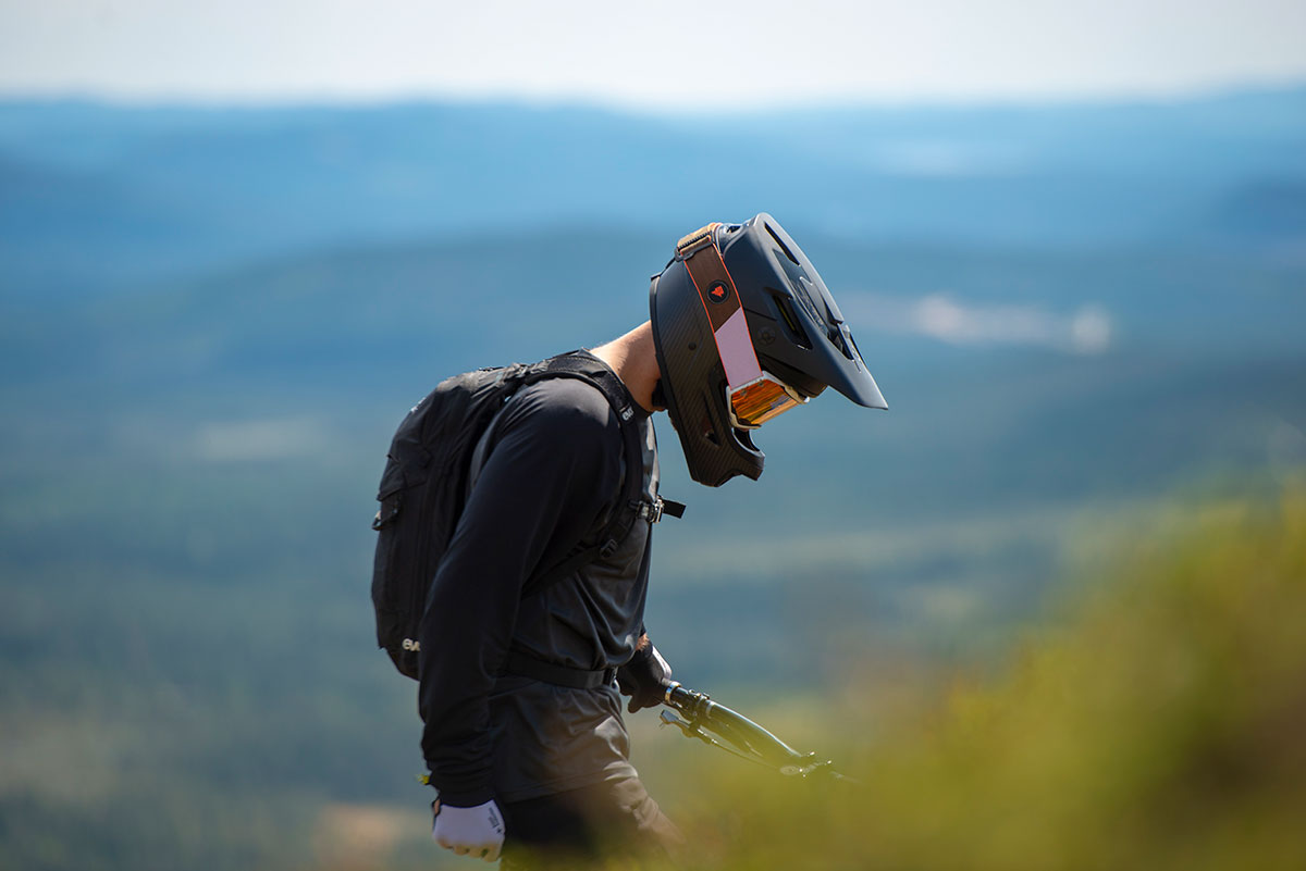 arbitrator mips helmet