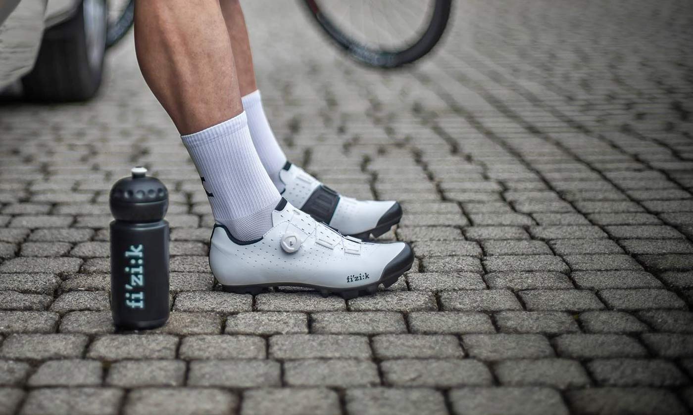 Fizik Vento & Tempo Overcurve shape up affordable, asymmetric shoes for XC or road