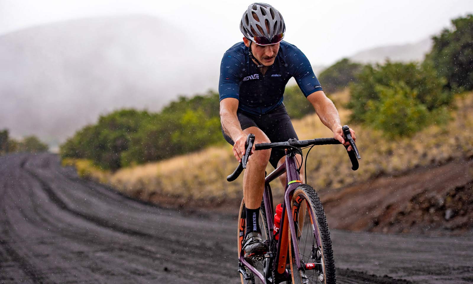 ENVE G Series flares wider with new gravel road crushing carbon handlebar & fork