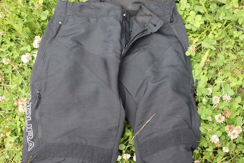 Endura Singletrack trail pants, pockets and vents