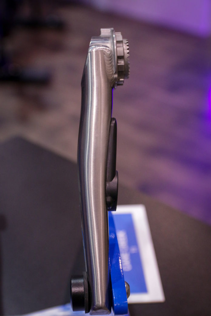 Stages Dash L50 & M50 get real colorful, first hand look at eeWings