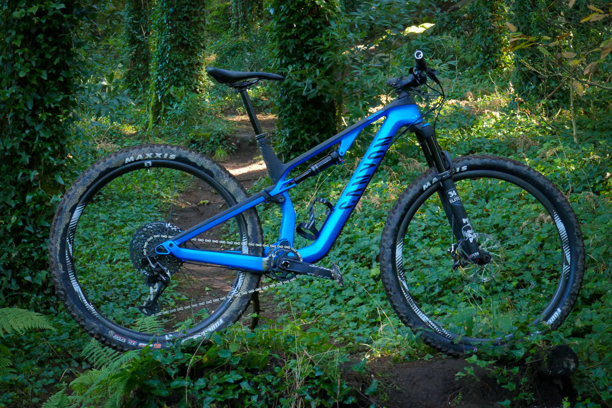Canyon Neuron CF connects with more riders for XC / Trail riding fun 