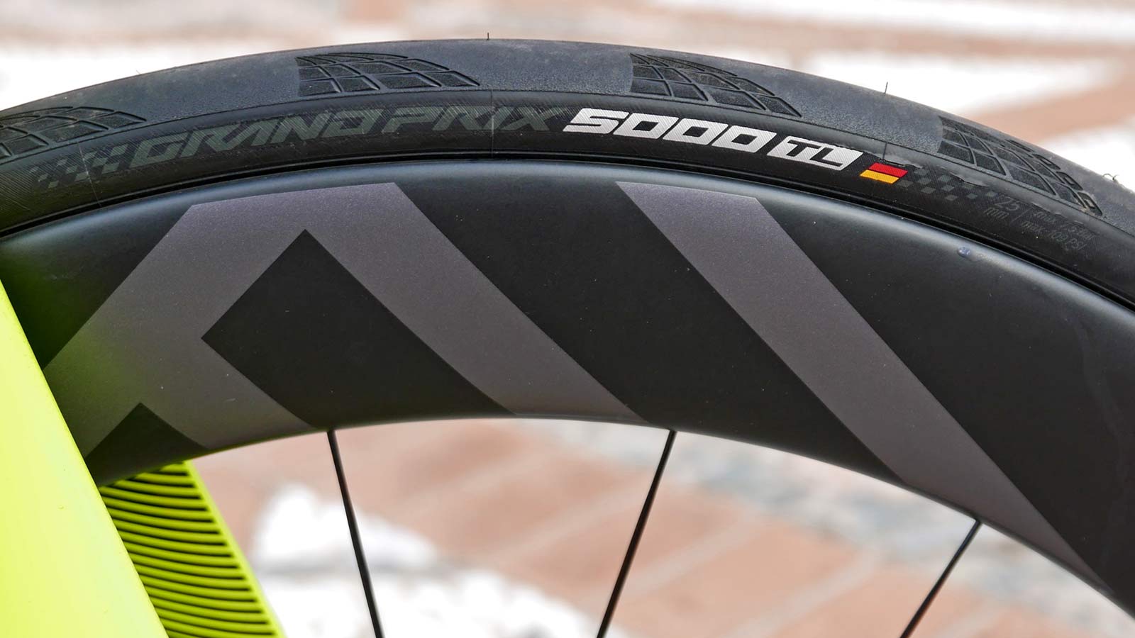 Continental GP 5000 TL tubeless road tire, a fully tubeless modern remaking of the industry benchmark road tire