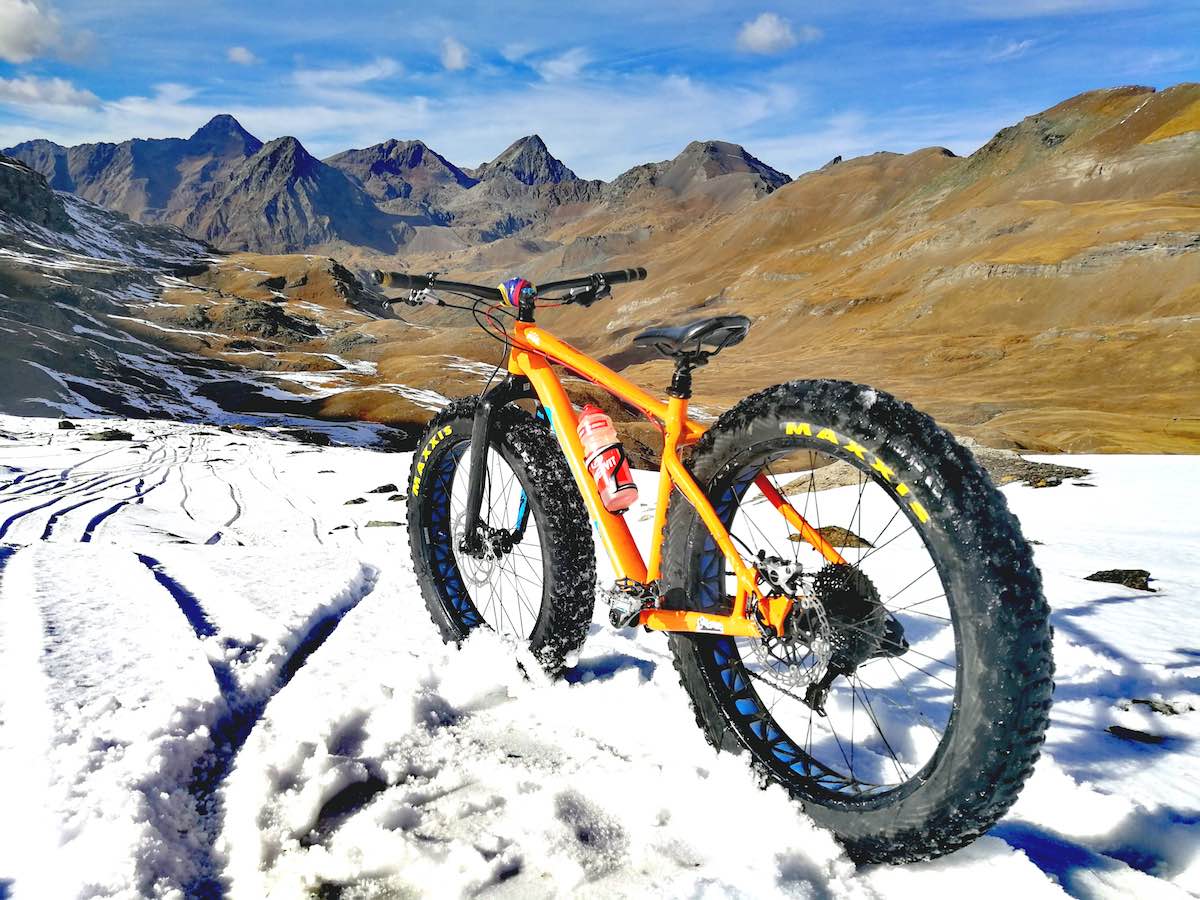 bikerumor pic of the day fat biking in pass Invergneux in the Aosta Valley, Italy.