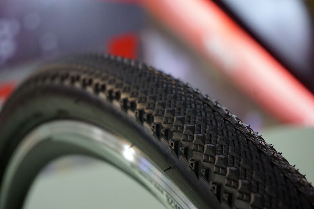2019 Kenda Piedmont affordable entry level gravel road bike tire