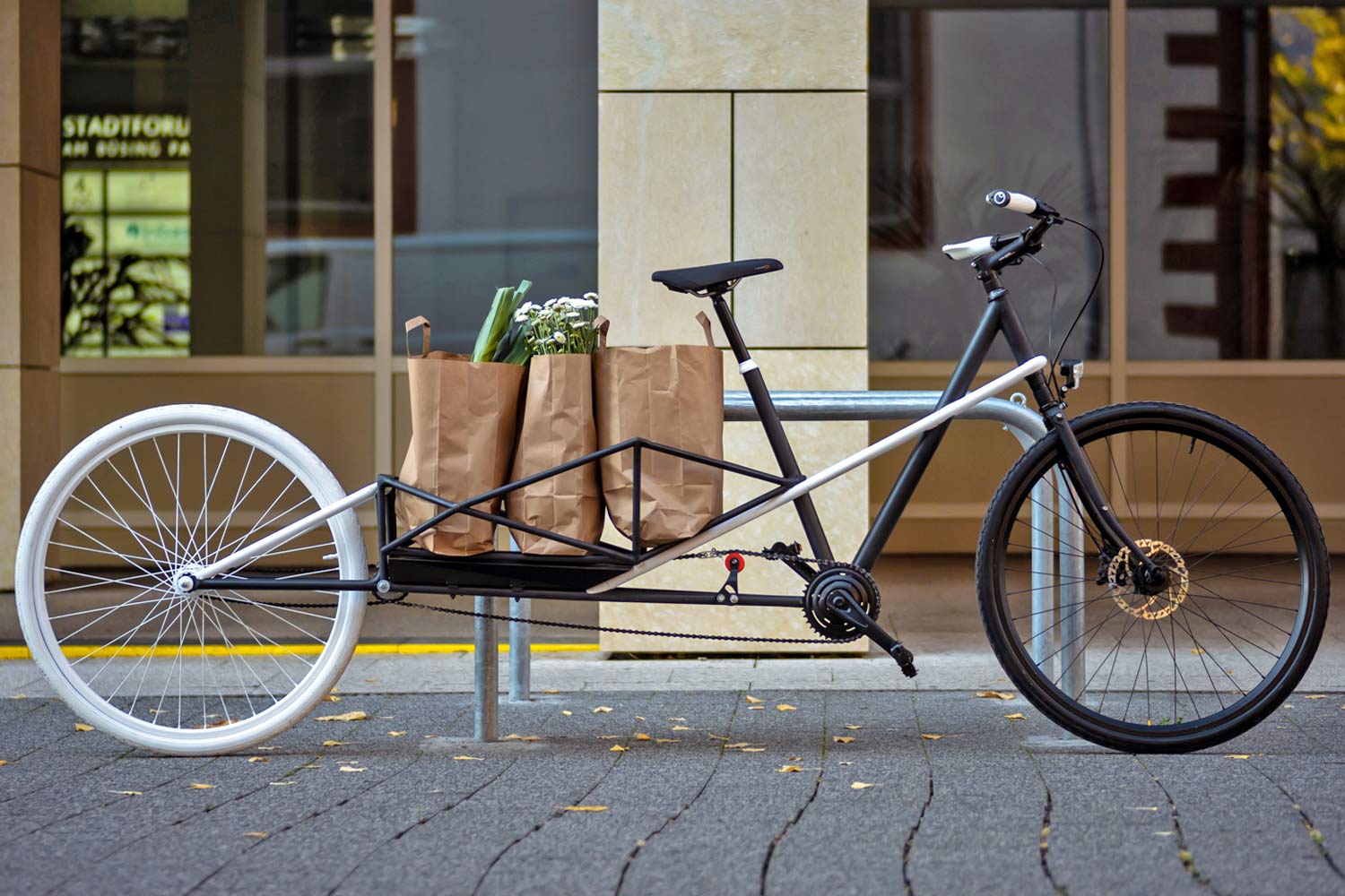 Convercyle, folding a cargo bike into a city commuter bike