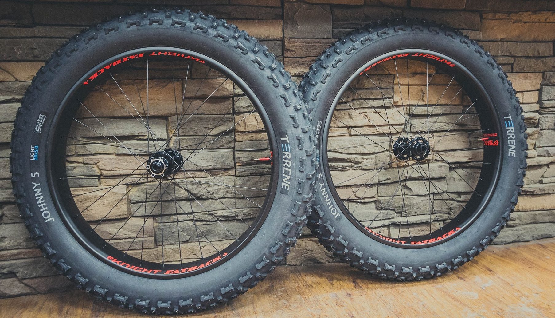 Fatback and Knight Composites team up for new carbon fat bike wheelset