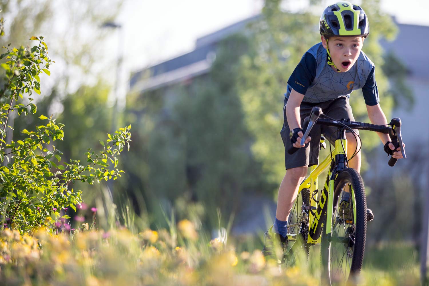 Scott Heroes Inspire Heroes, motivating kids on bikes