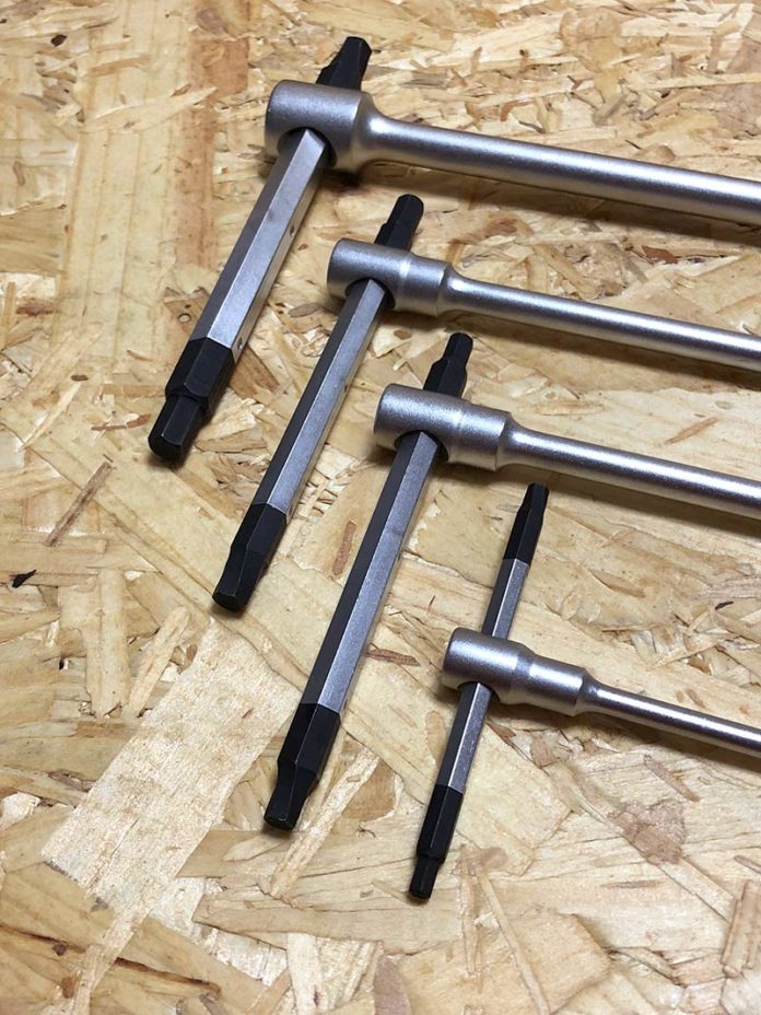 Clever Standard Extractor Tool makes quick work of stripped hex bolts