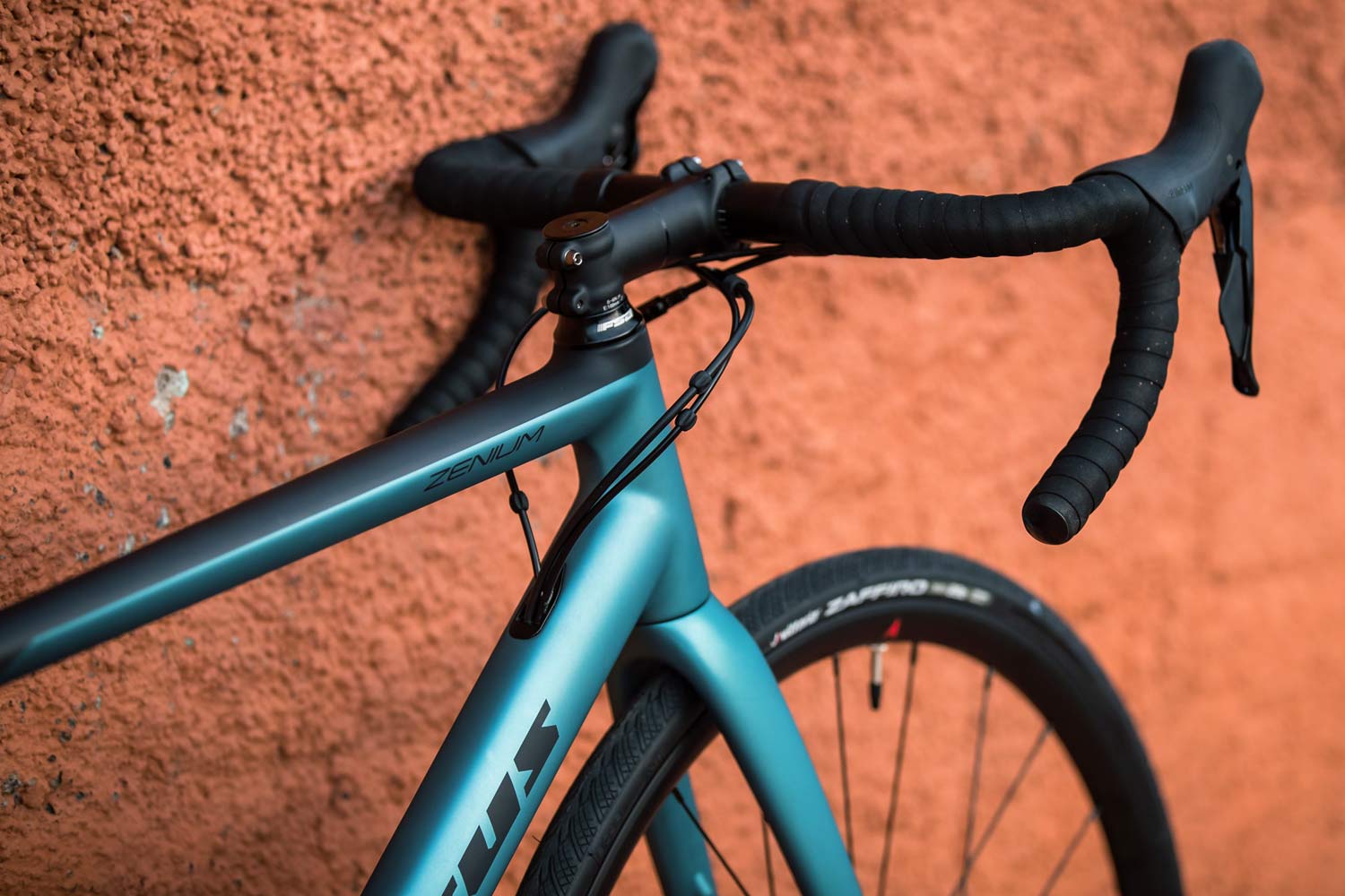 2019 Vitus Zenium CR affordable carbon disc brake road bike
