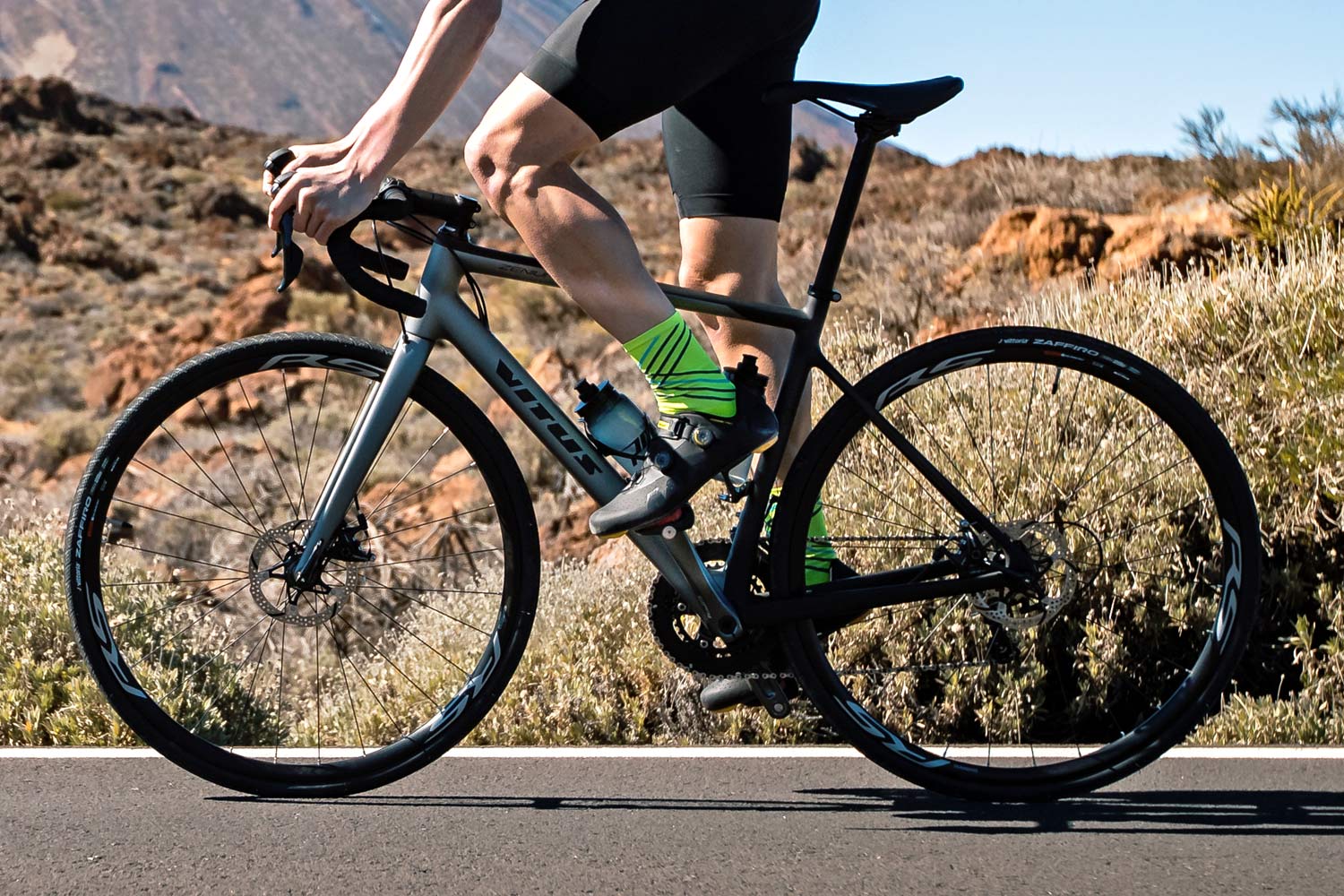 2019 Vitus Zenium CR affordable carbon disc brake road bike