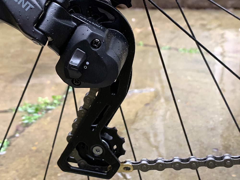 how does the microshift advent rear derailleur clutch work
