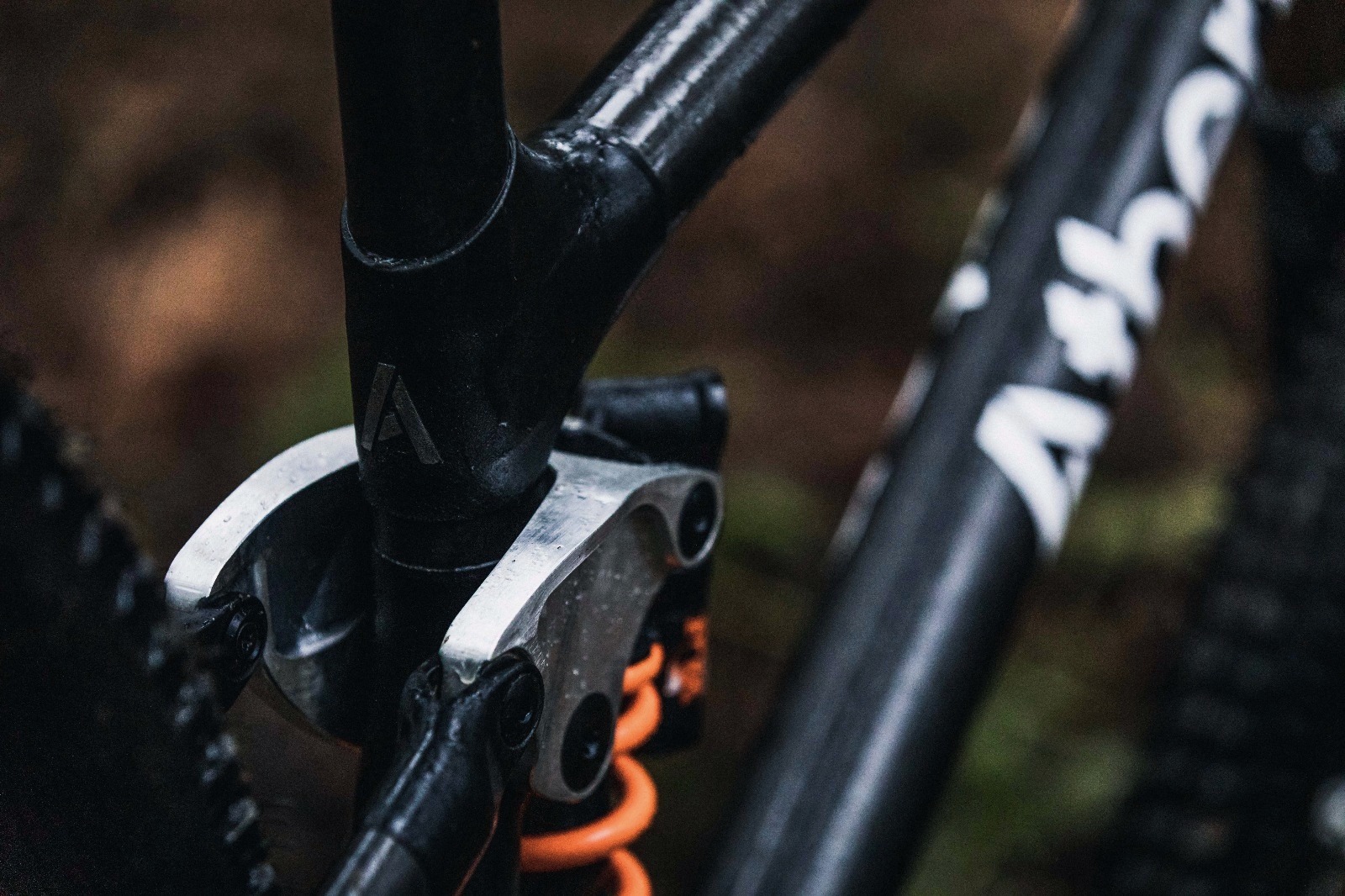 The Athertons provide a closer look at their prototype DH bike w/ 3D printed lugs