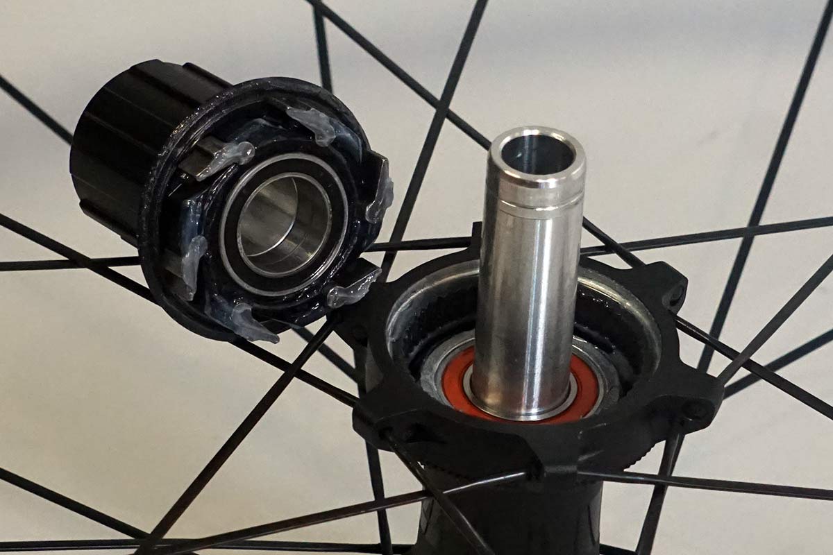 bontrager aeolus pro v3 carbon fiber gravel road bike wheels actual weights and rim widths with hub internals photos