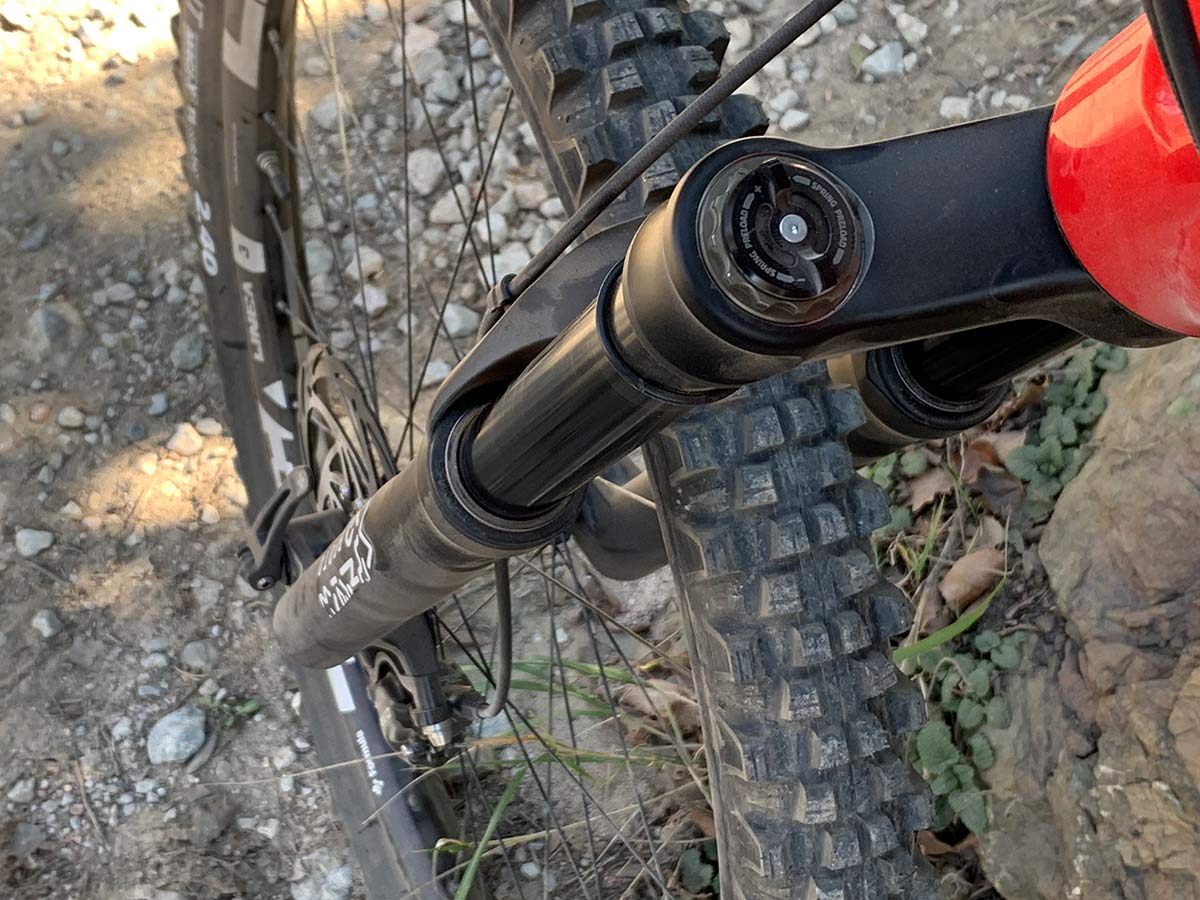 2019 Formula Selva Coil is a long travel single crown mountain bike suspension fork for park and enduro