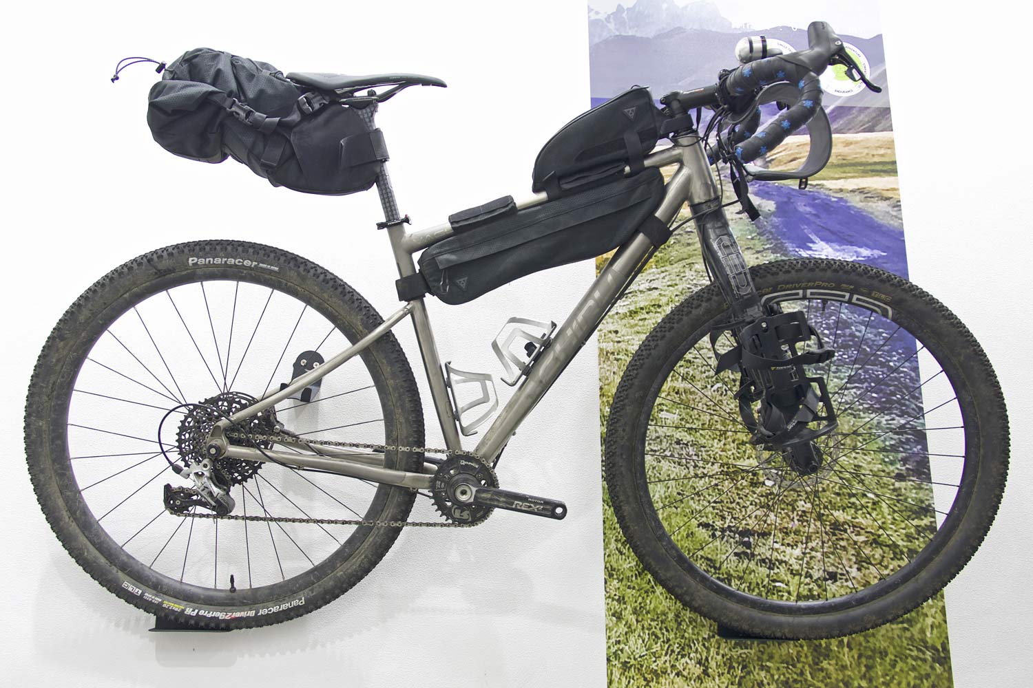 Chiru Kunlun v2 : Le vélo de route endurance - all road 100% Titane ! -  Bike Café