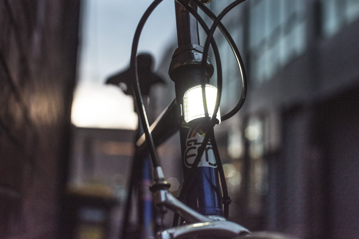 Knog Cobber shines almost all around with 330° of front & rear