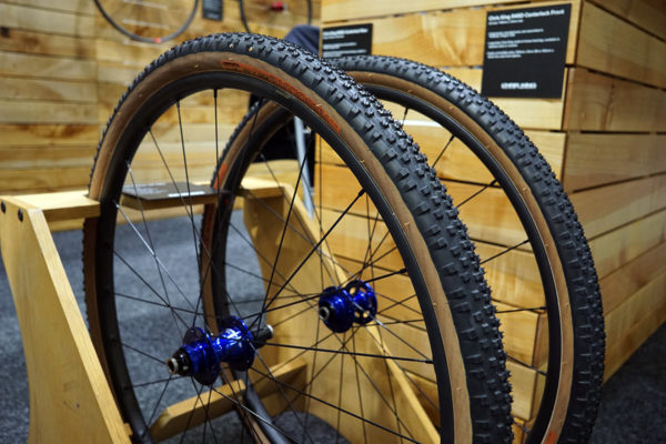 santa cruz reserve carbon gravel bike wheels