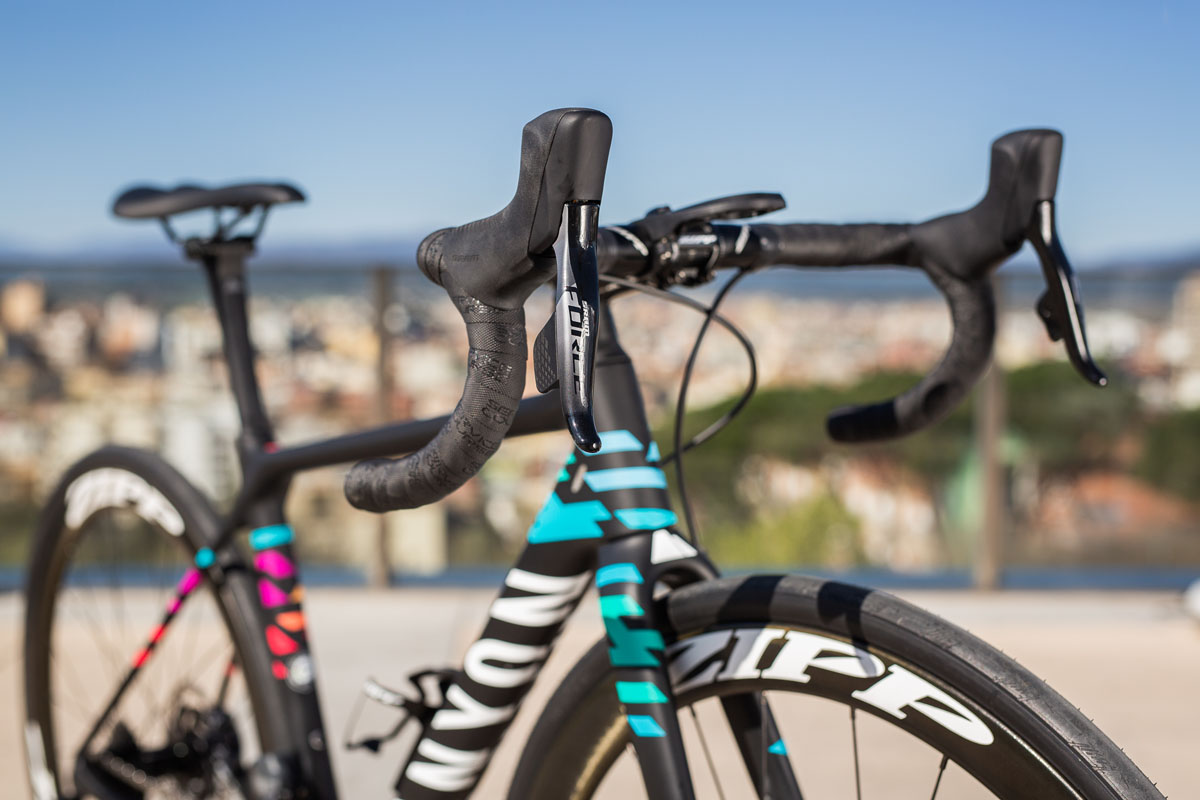 Featured image for the article SRAM Force eTap AXS unlocks 12 speed, Red-like performance for less