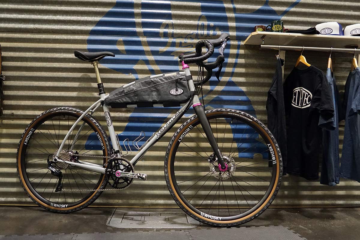 retrotec gravel bike with frame bag