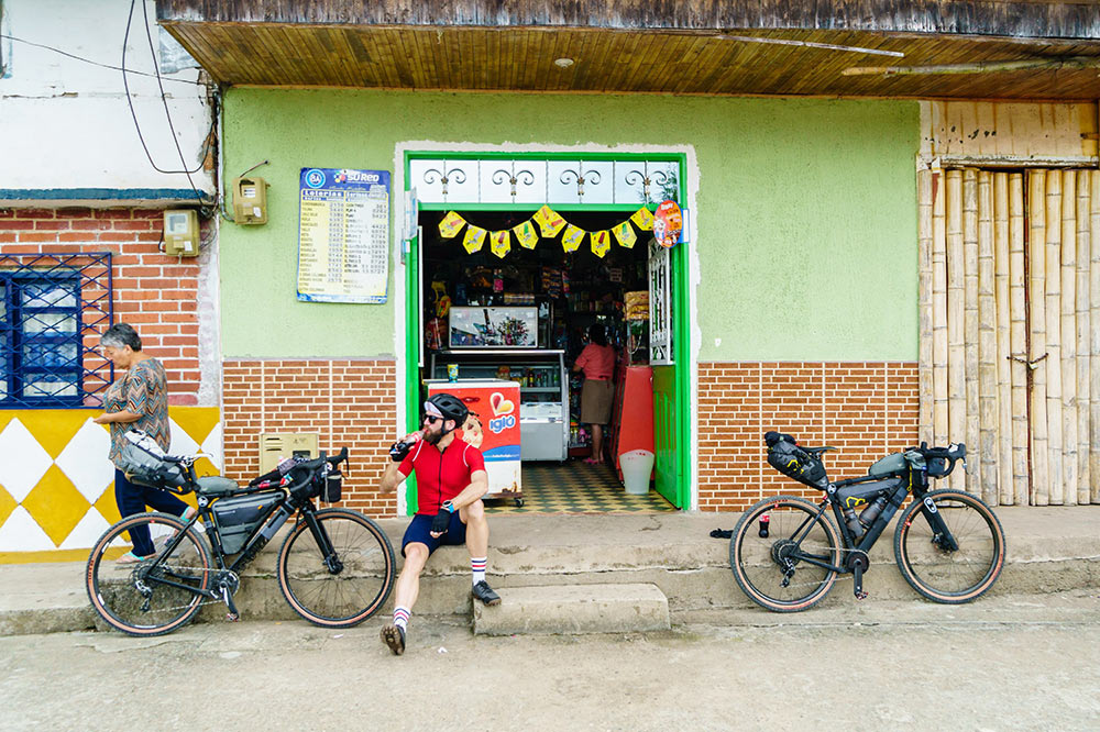 where to find good coffee while cycling through colombia