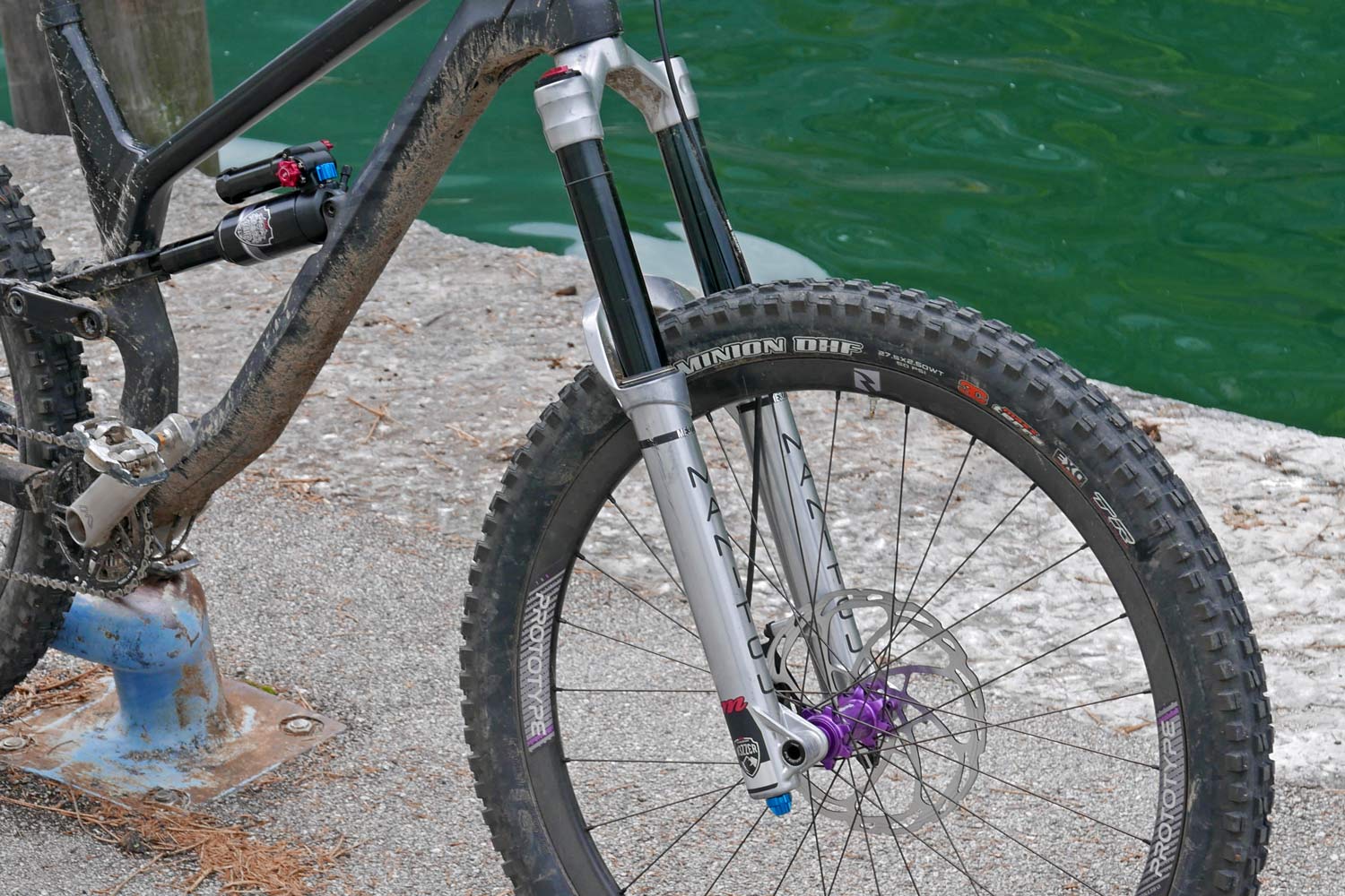 First Look! Manitou Mezzer redefines lighter, stiffer 180mm enduro mountain bike fork