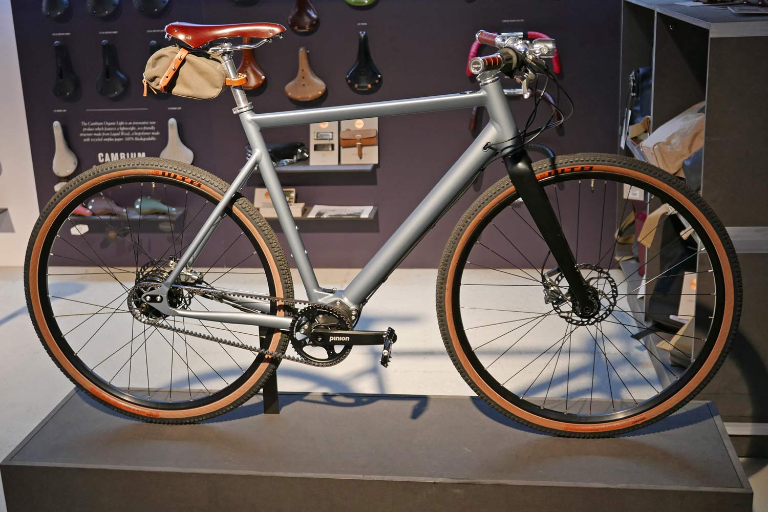 Desiknio Pinion Urban ebike, sleek urban commuter e-bike with integrated battery hub motor and gearbox