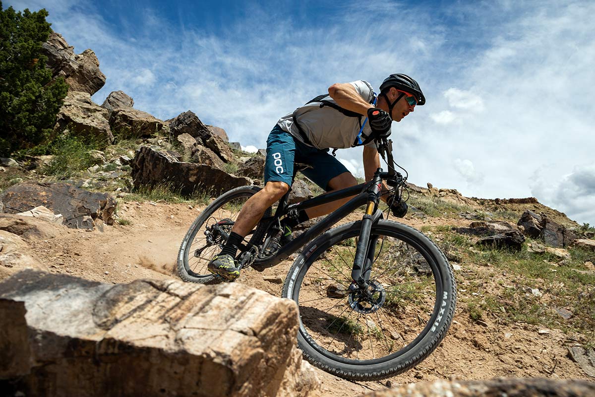 First Rides: Pivot Mach 4 SL cross country race bike rips up & down the trail
