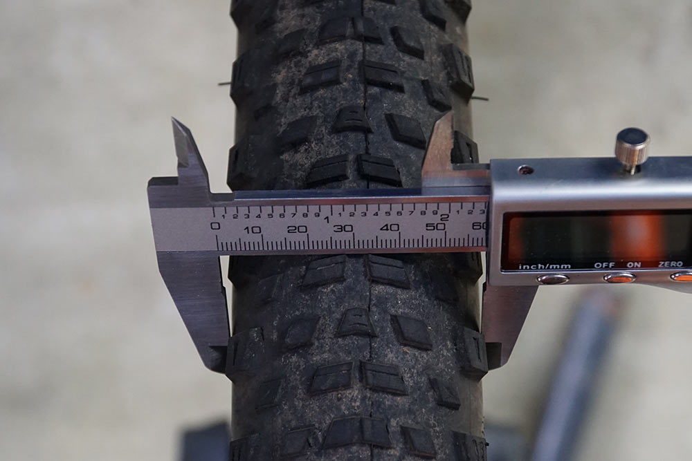 first look at new Bontrager Kovee XXX ultralight and wide xc mountain bike wheels tech details and actual weights