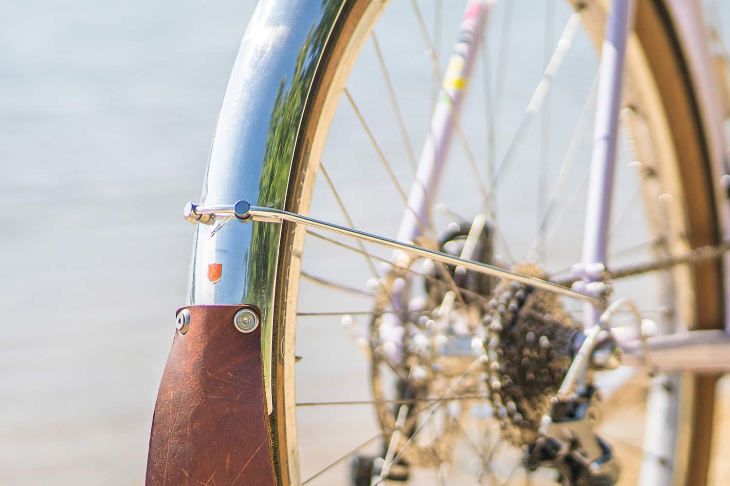 Velo Orange Voyager builds classic bike looks on wide tubeless