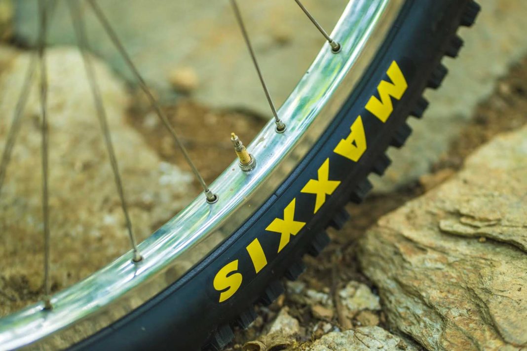 Velo Orange Voyager builds classic bike looks on wide tubeless gravel