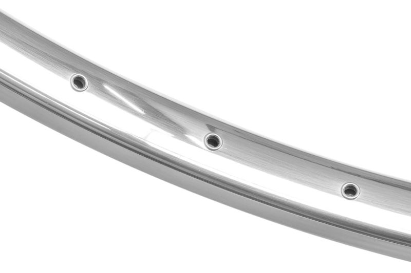 Velo Orange Voyager builds classic bike looks on wide tubeless gravel ...