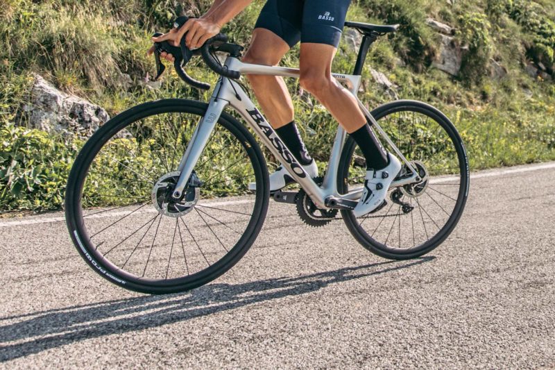 2020 Basso Venta carbon road bike, affordable Made-in-Italy, 20th anniversary Venti all-rounder Italian carbon road bike
