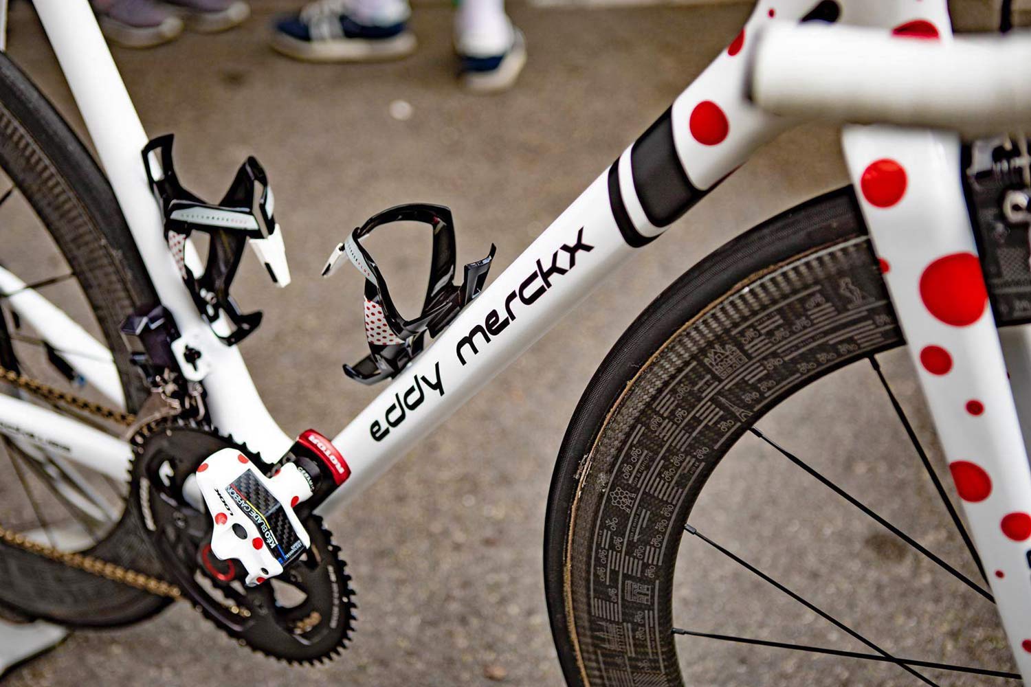 Polka-dotted Stockeu69 carbon road race bike for Romain Bardet